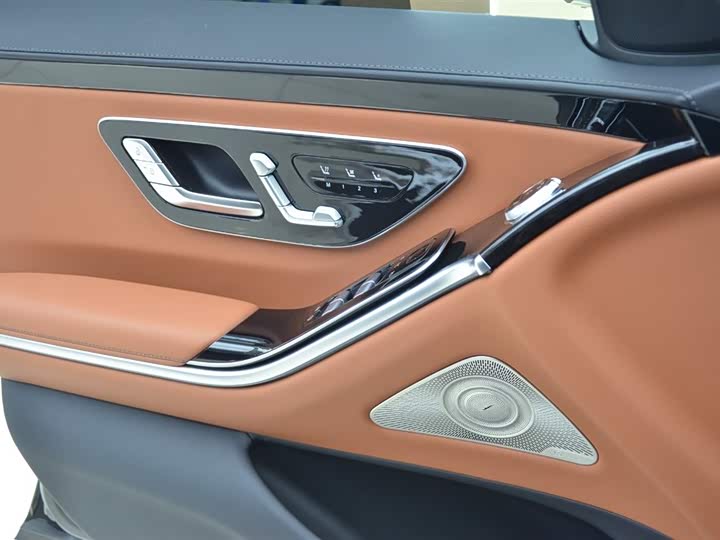 Фото 6 - Mercedes-Benz S-Class