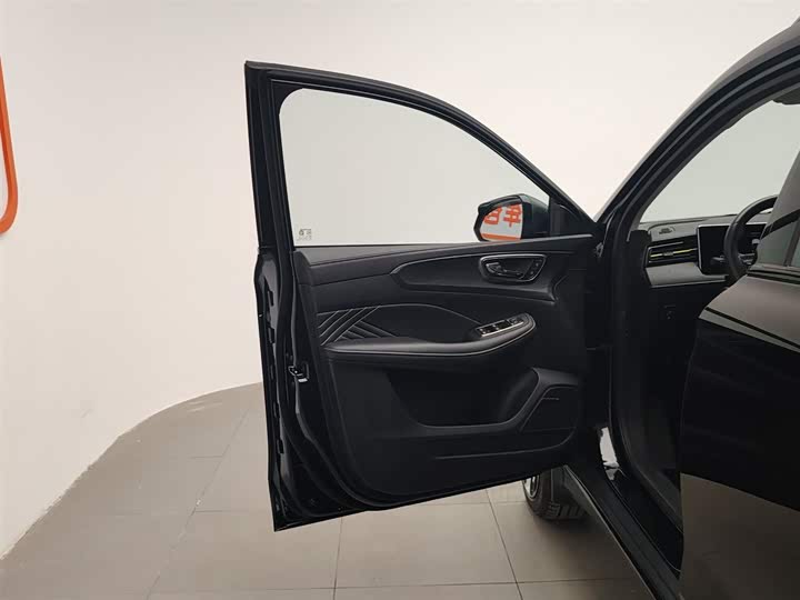 Фото 8 - Roewe RX5