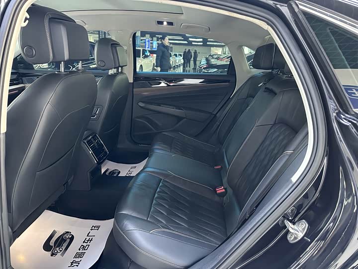 Фото 5 - Volkswagen Passat