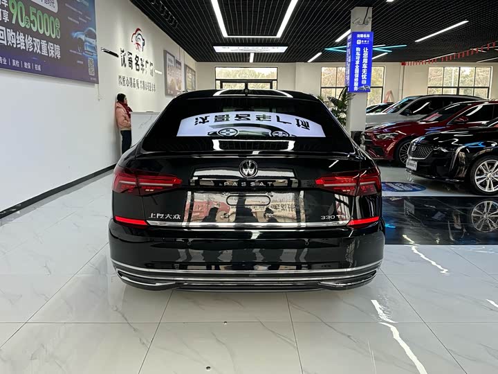 Фото 8 - Volkswagen Passat