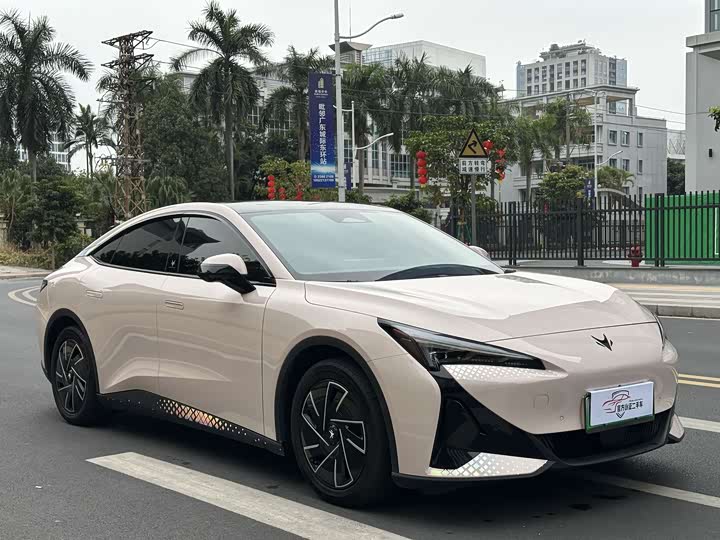 Фото 3 - BAIC Arcfox Alpha S5