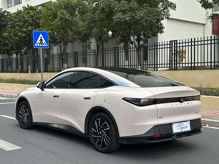 Фото 6 - BAIC Arcfox Alpha S5