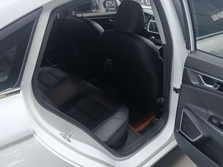 Фото 5 - Geely Emgrand GL