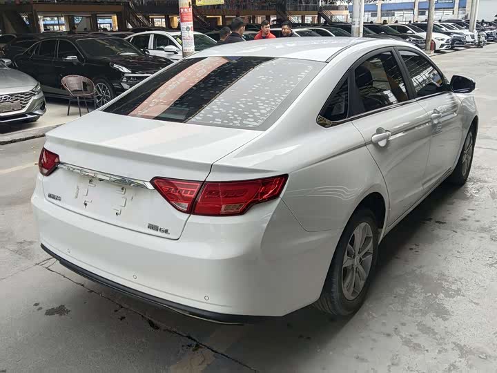 Фото 7 - Geely Emgrand GL