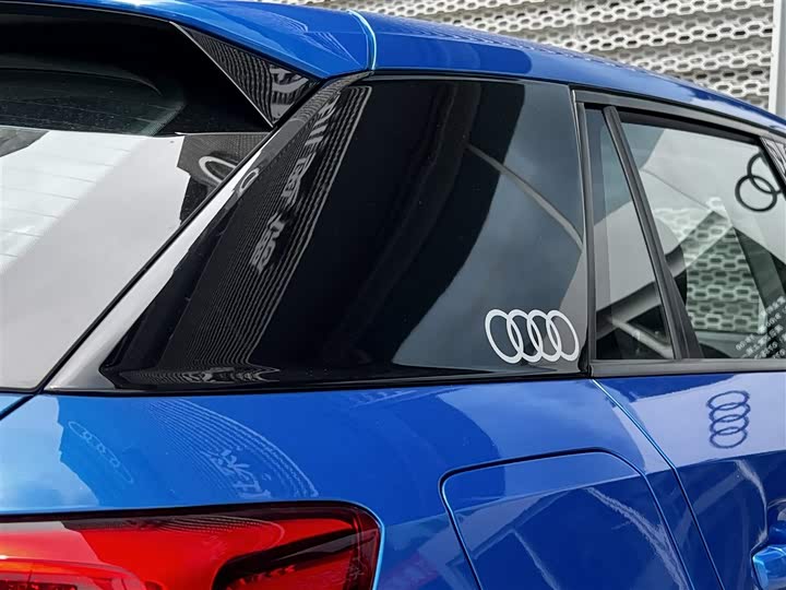 Фото 6 - Audi Q2L