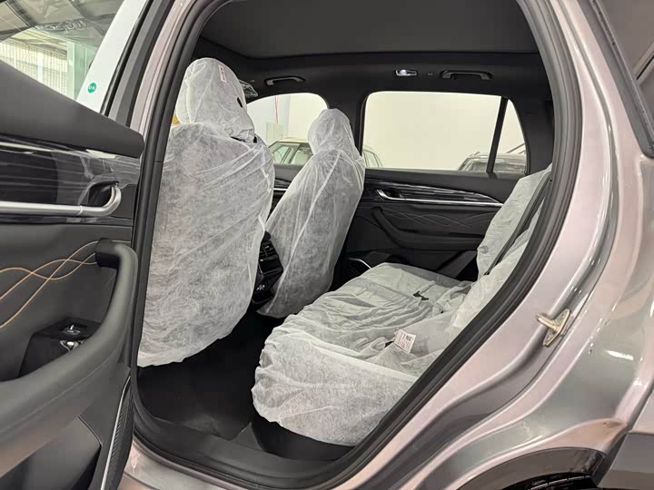 Фото 8 - Geely Monjaro