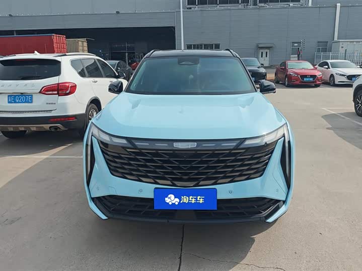 Фото 2 - Geely Atlas L