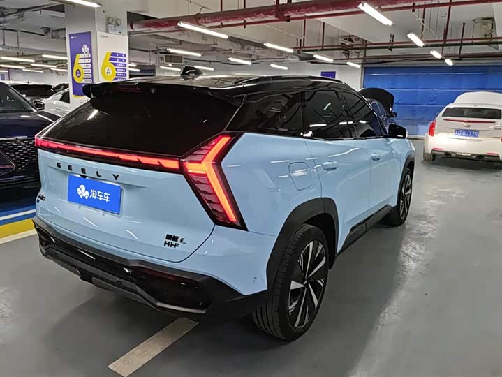 Фото 3 - Geely Atlas L