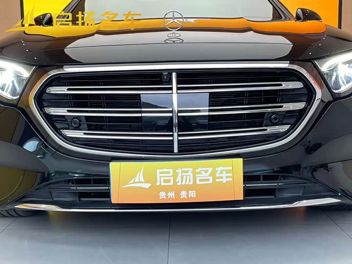 Фото 3 - Mercedes-Benz E-Class