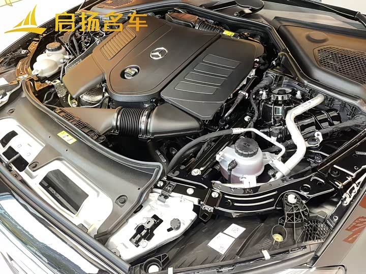 Фото 4 - Mercedes-Benz E-Class