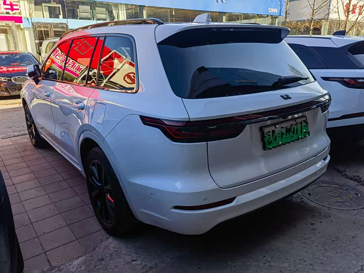 Фото 4 - LiXiang One