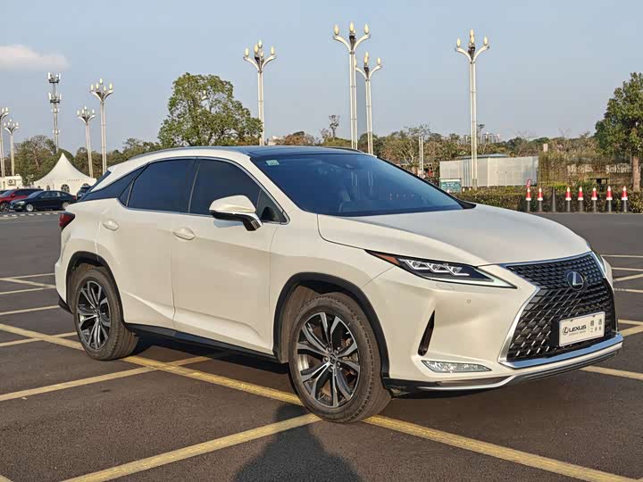 Фото 3 - Lexus RX