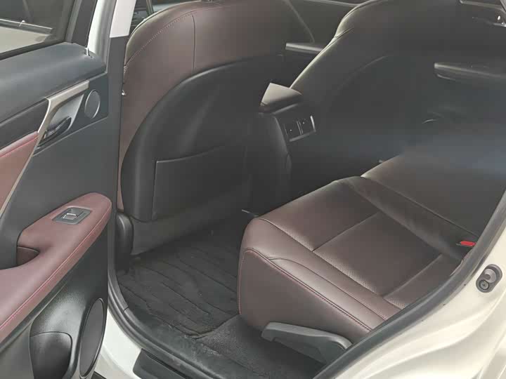 Фото 8 - Lexus RX