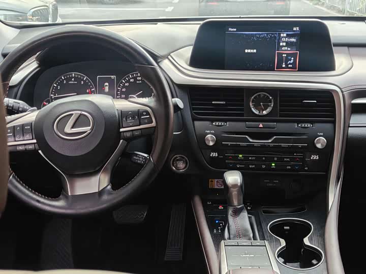 Фото 9 - Lexus RX