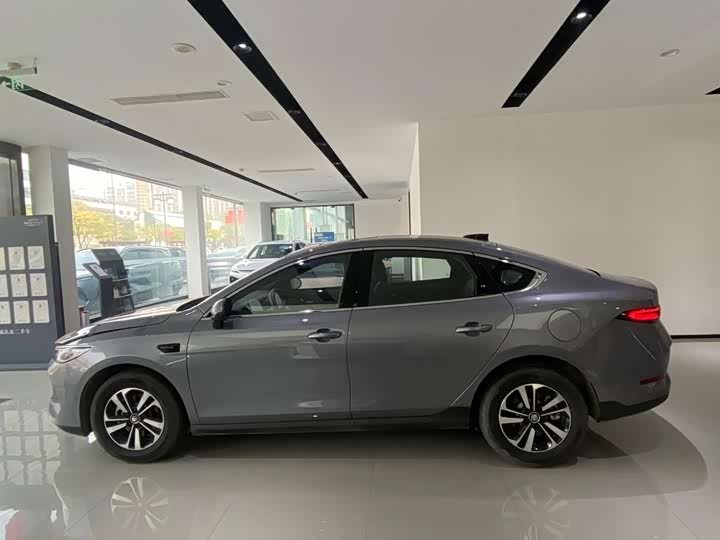 Фото 2 - BYD Qin Plus