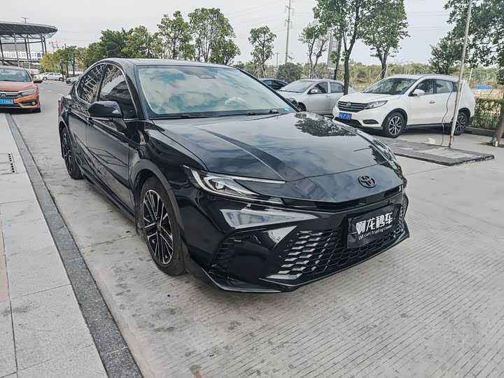 Photo 3 - Toyota Camry