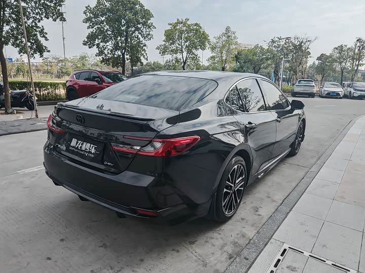 Photo 5 - Toyota Camry