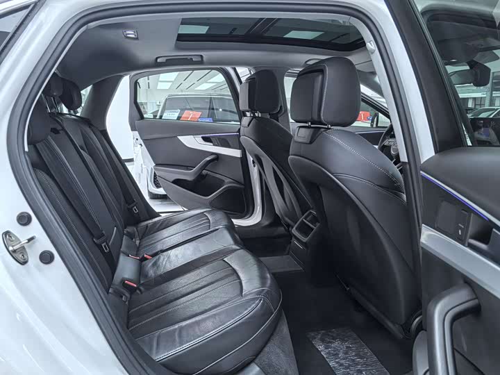 Фото 7 - Audi A4L