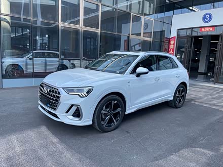 Фото 1 - Audi Q3