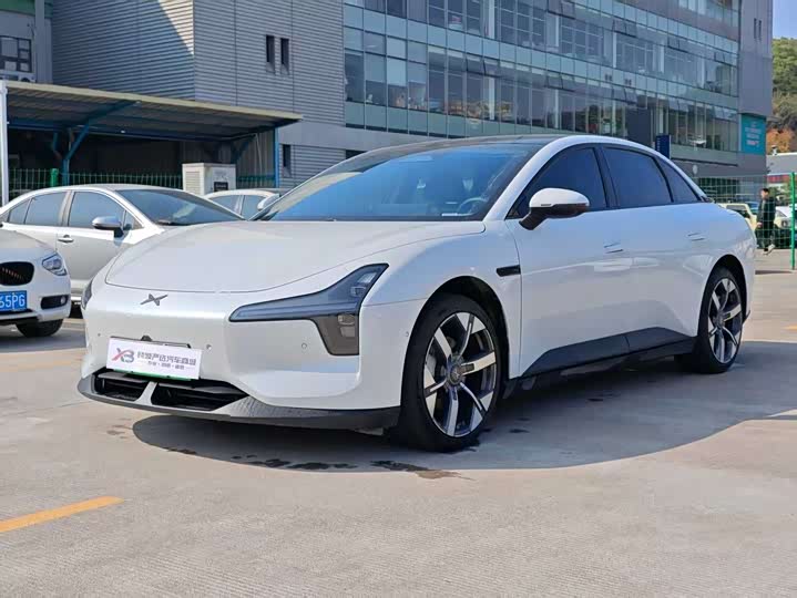 Фото 1 - XPeng Mona M03