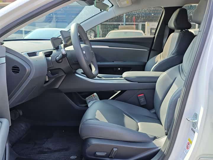 Фото 5 - XPeng Mona M03