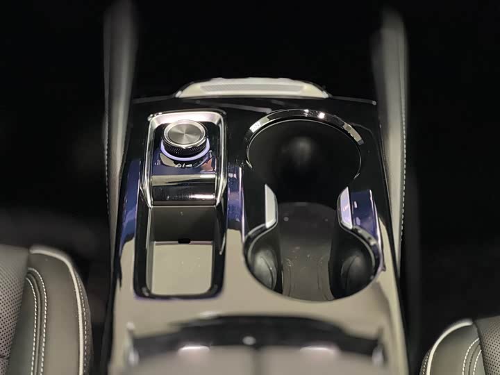 Фото 9 - Buick Envision Plus