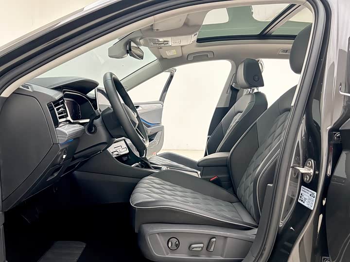 Фото 7 - Volkswagen Sagitar L