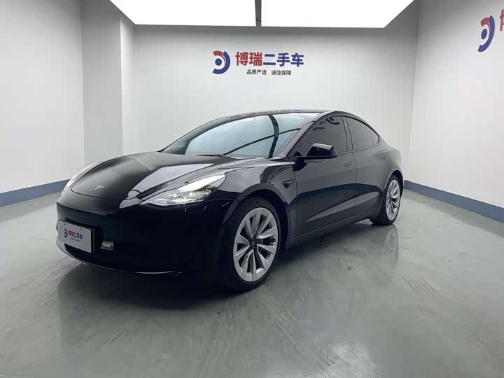Фото 1 - Tesla Model 3