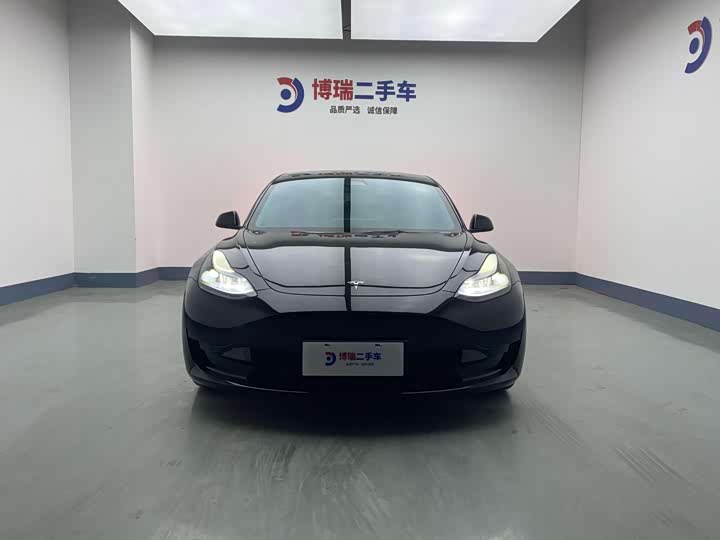 Фото 2 - Tesla Model 3