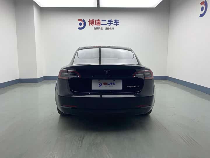 Фото 6 - Tesla Model 3