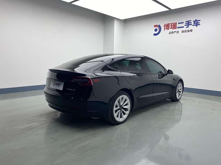 Фото 7 - Tesla Model 3