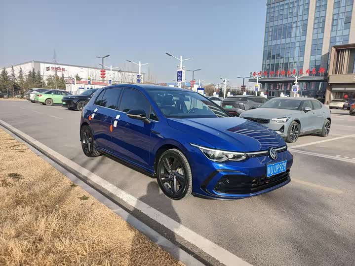 Фото 3 - Volkswagen Golf