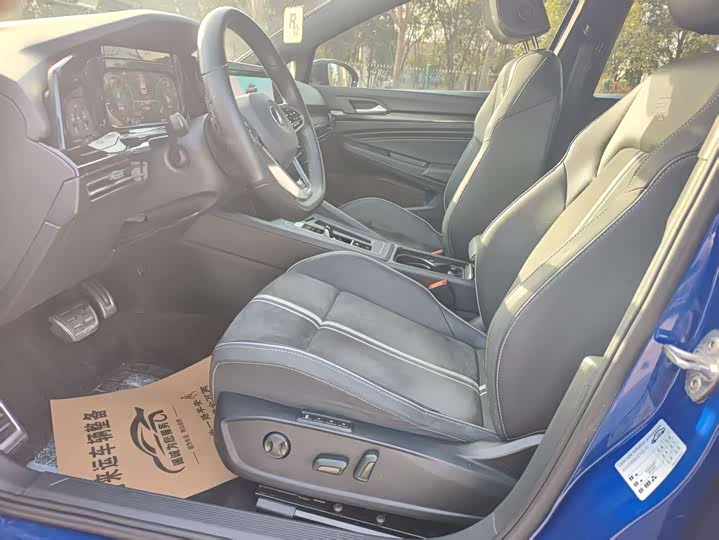 Фото 4 - Volkswagen Golf