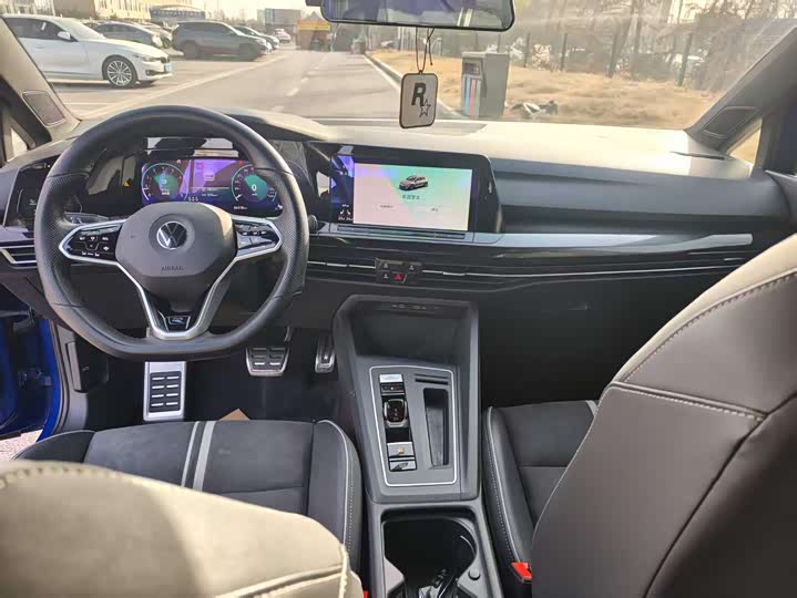 Фото 7 - Volkswagen Golf