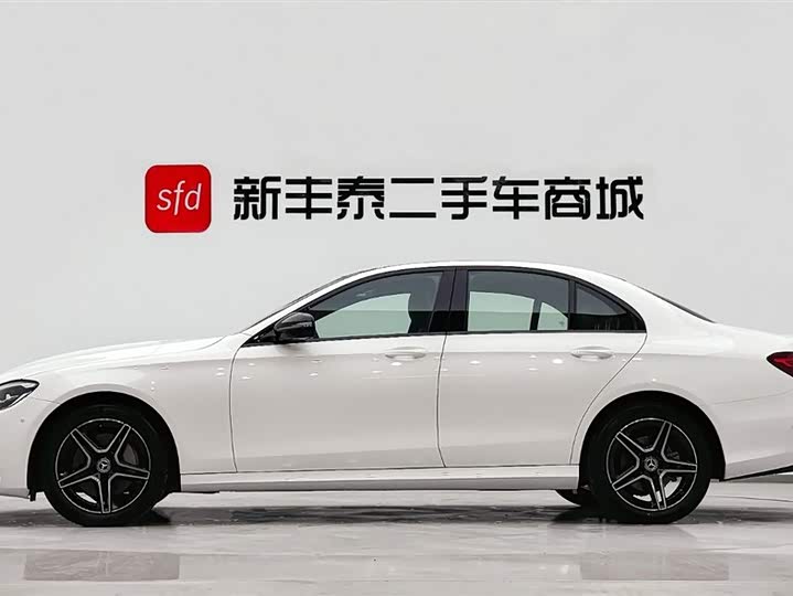 Фото 4 - Mercedes-Benz E-Class