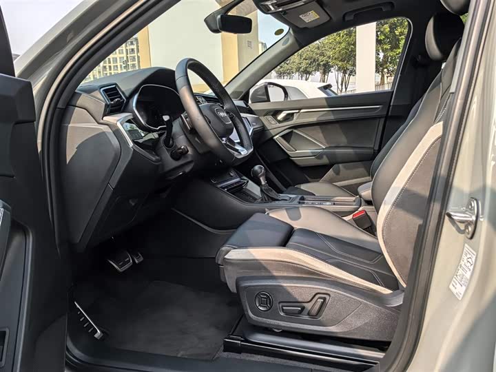 Фото 9 - Audi Q3