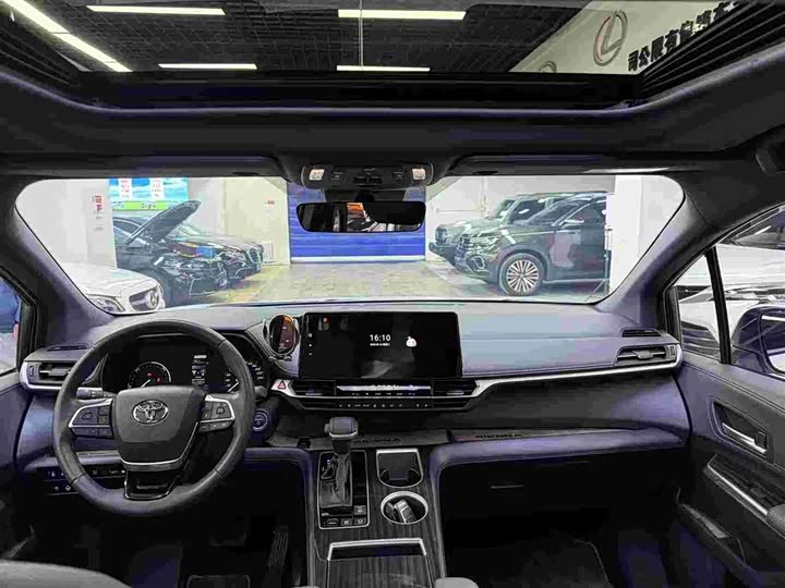 Фото 6 - Toyota Sienna