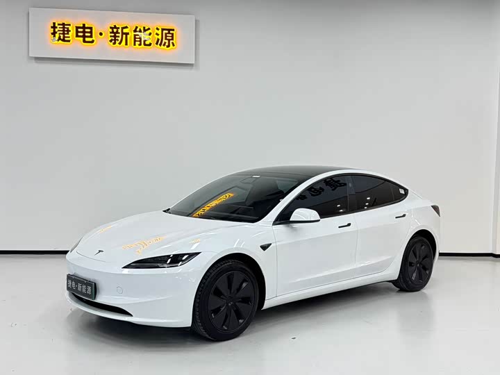 Фото 1 - Tesla Model 3