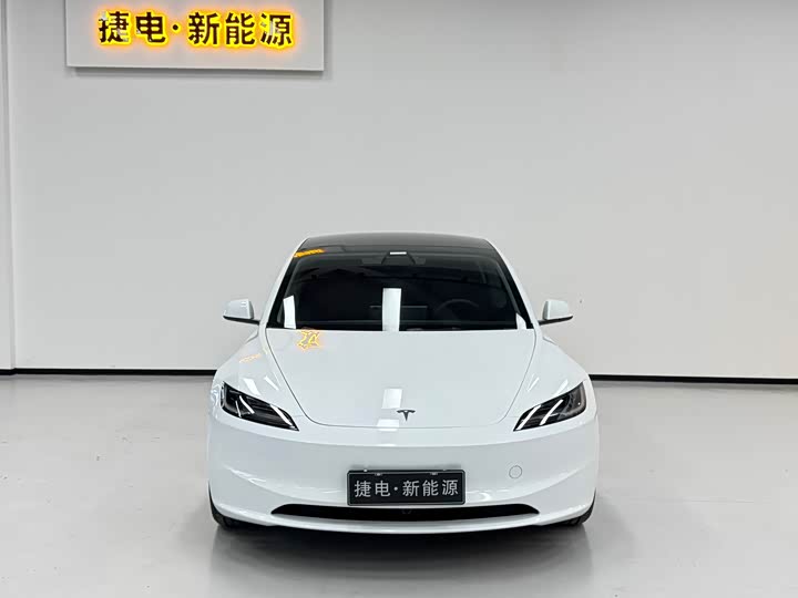 Фото 2 - Tesla Model 3