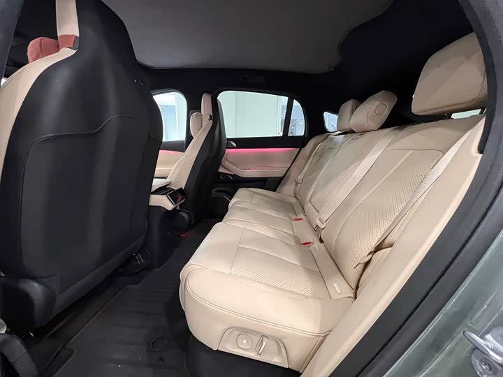 Фото 8 - Nio EC7