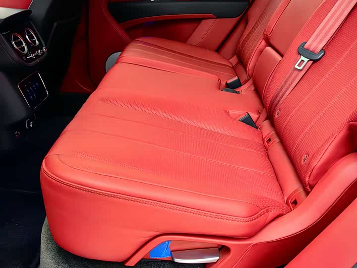 Фото 9 - Bentley Bentayga Hybrid