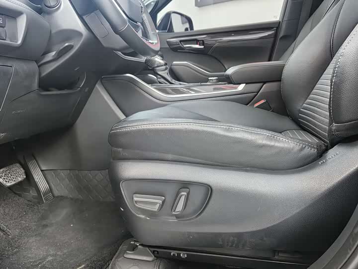 Фото 8 - Toyota Crown Kluger