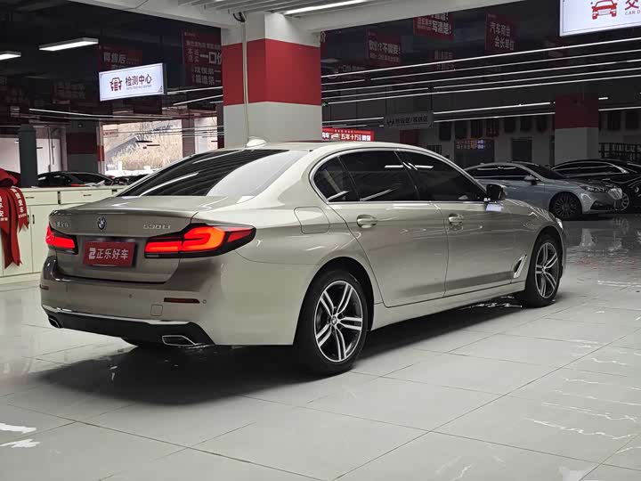 Фото 3 - BMW 5 Series