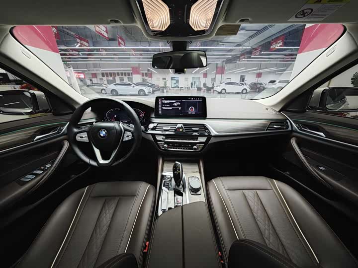 Фото 6 - BMW 5 Series