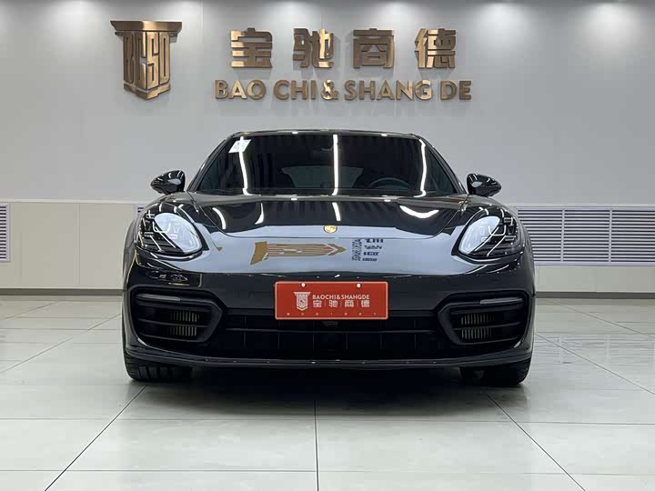 Фото 2 - Porsche Panamera