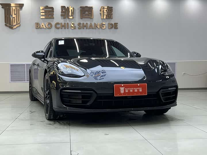 Фото 3 - Porsche Panamera