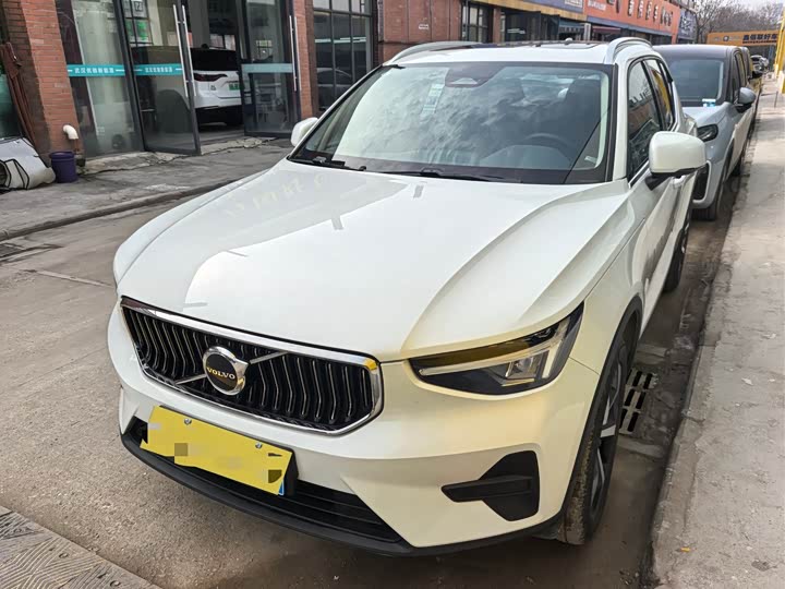 Фото 1 - Volvo XC40