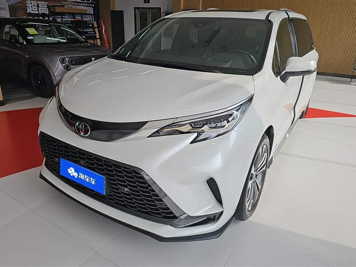 Фото 1 - Toyota Granvia