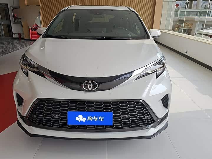 Фото 2 - Toyota Granvia