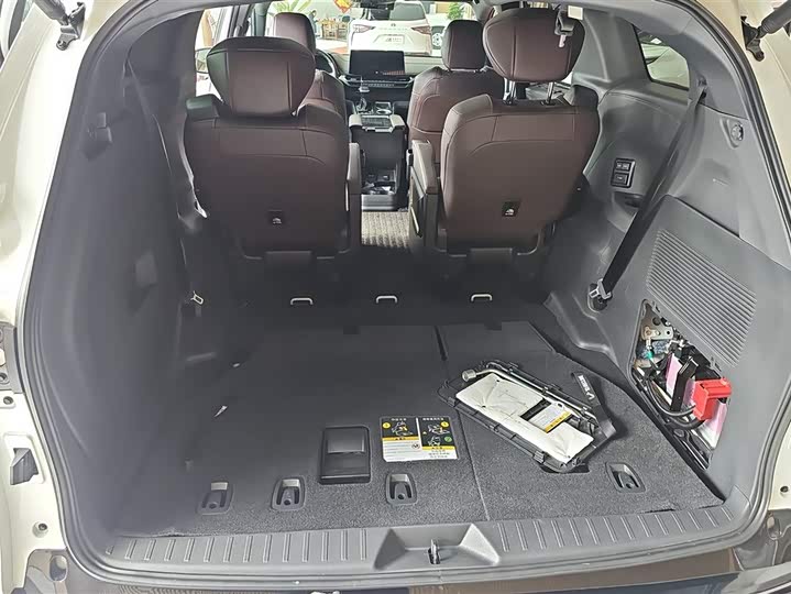 Фото 4 - Toyota Granvia